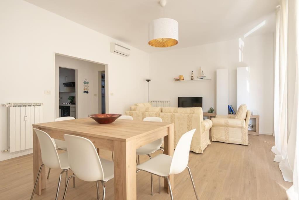 Appartamento Viareggio Centro Luaran gambar